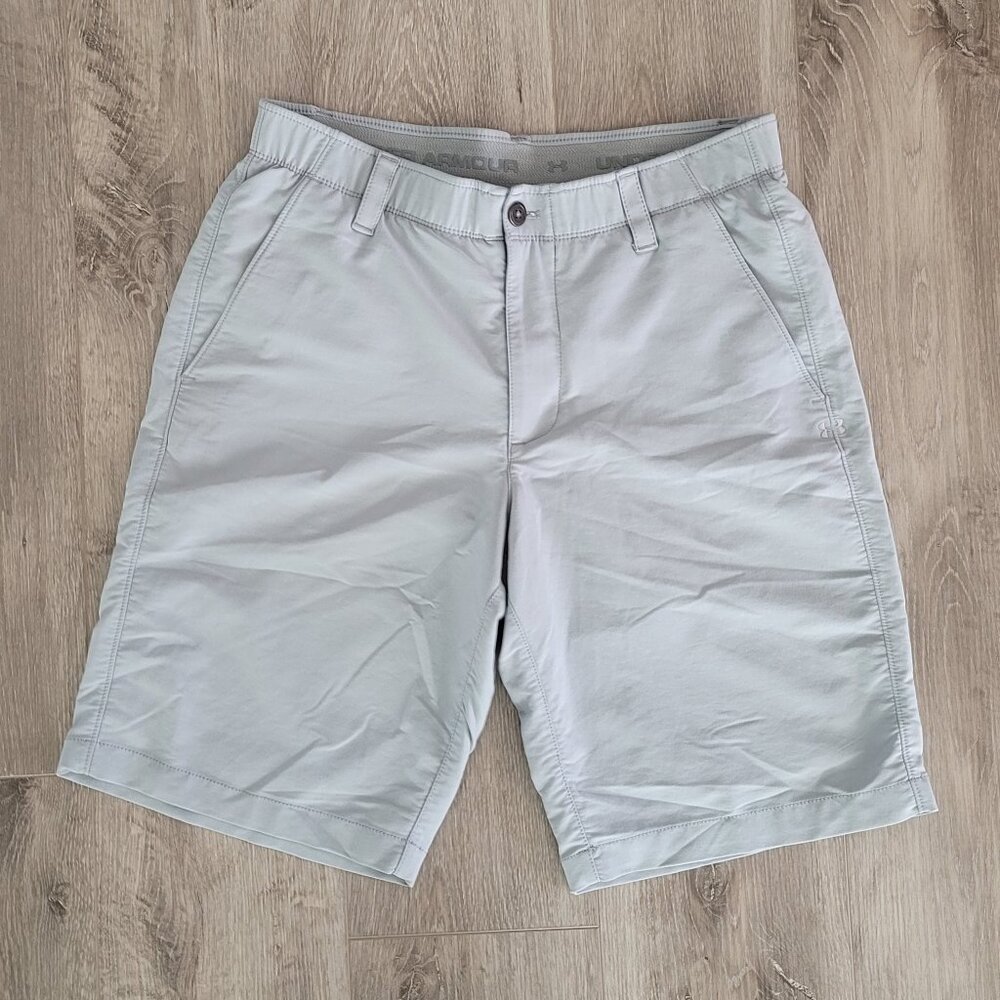 Under Armour Shorts Men's Size 32 Light Gray Flat Front Performance Golf Loose